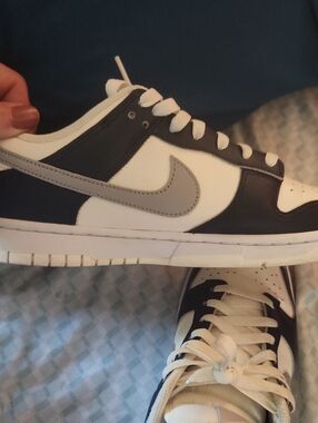 Nike women's Low Dunk Sneakers